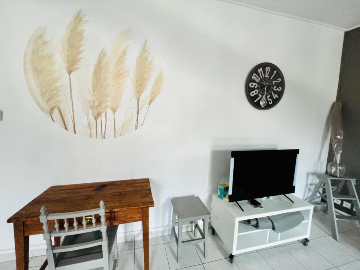 La Plume Wifi Parking Un-Sejour-A-Part Apartman Clouange Kültér fotó